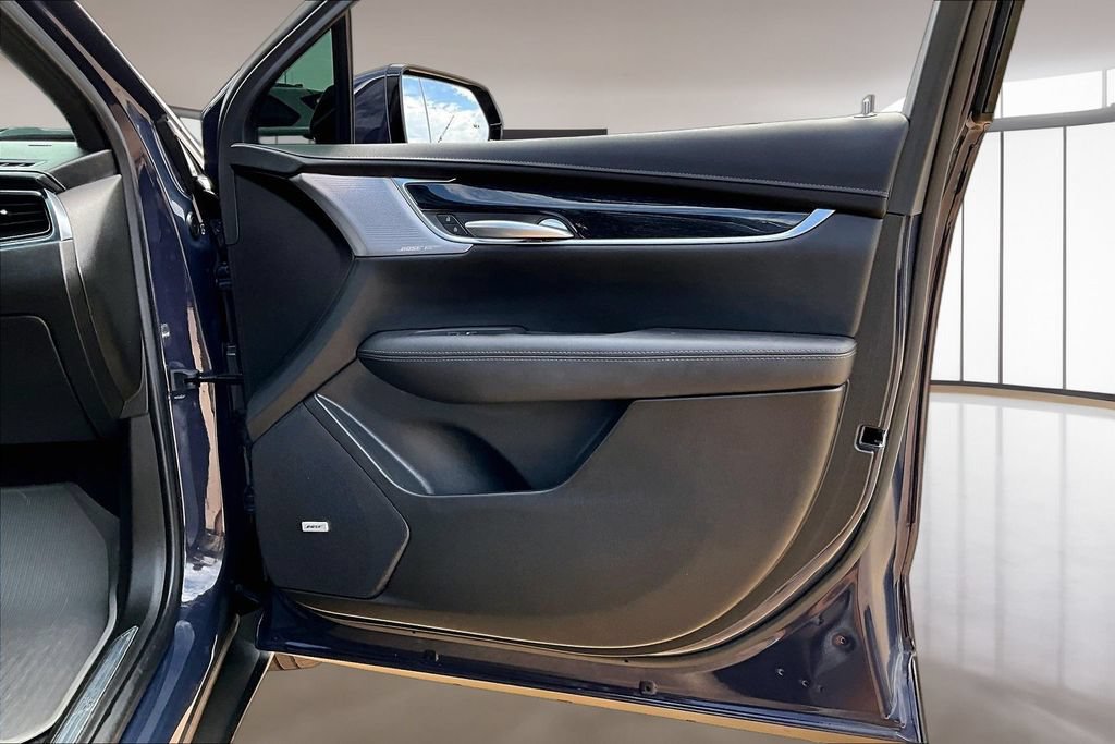 Used 2025 Cadillac XT5 Premium Luxury w/ Technology Package AWD/4WD image 19