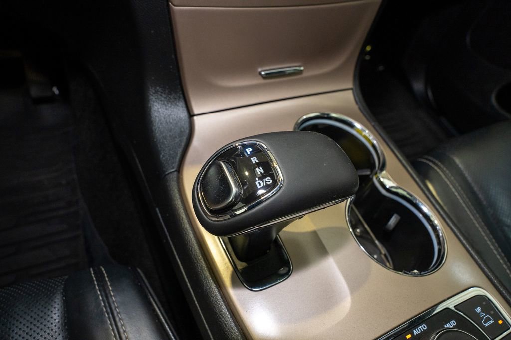 Used 2015 Jeep Grand Cherokee Overland w/ Advanced Technology Group image 18