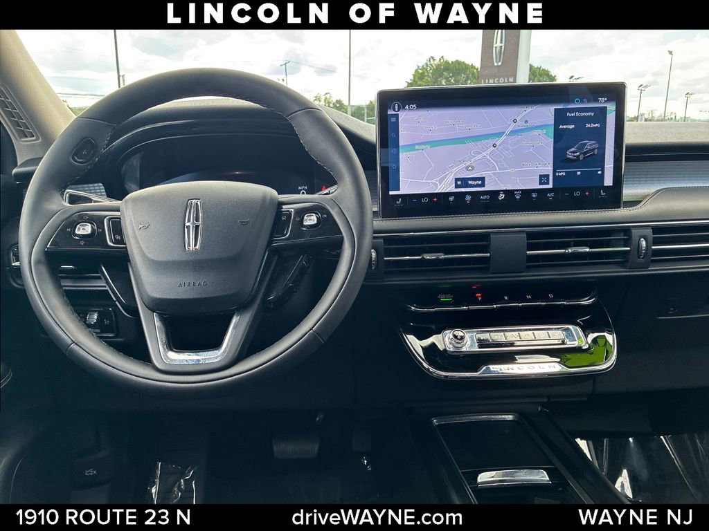 Used 2024 Lincoln Corsair AWD w/ Equipment Group 101A image 23