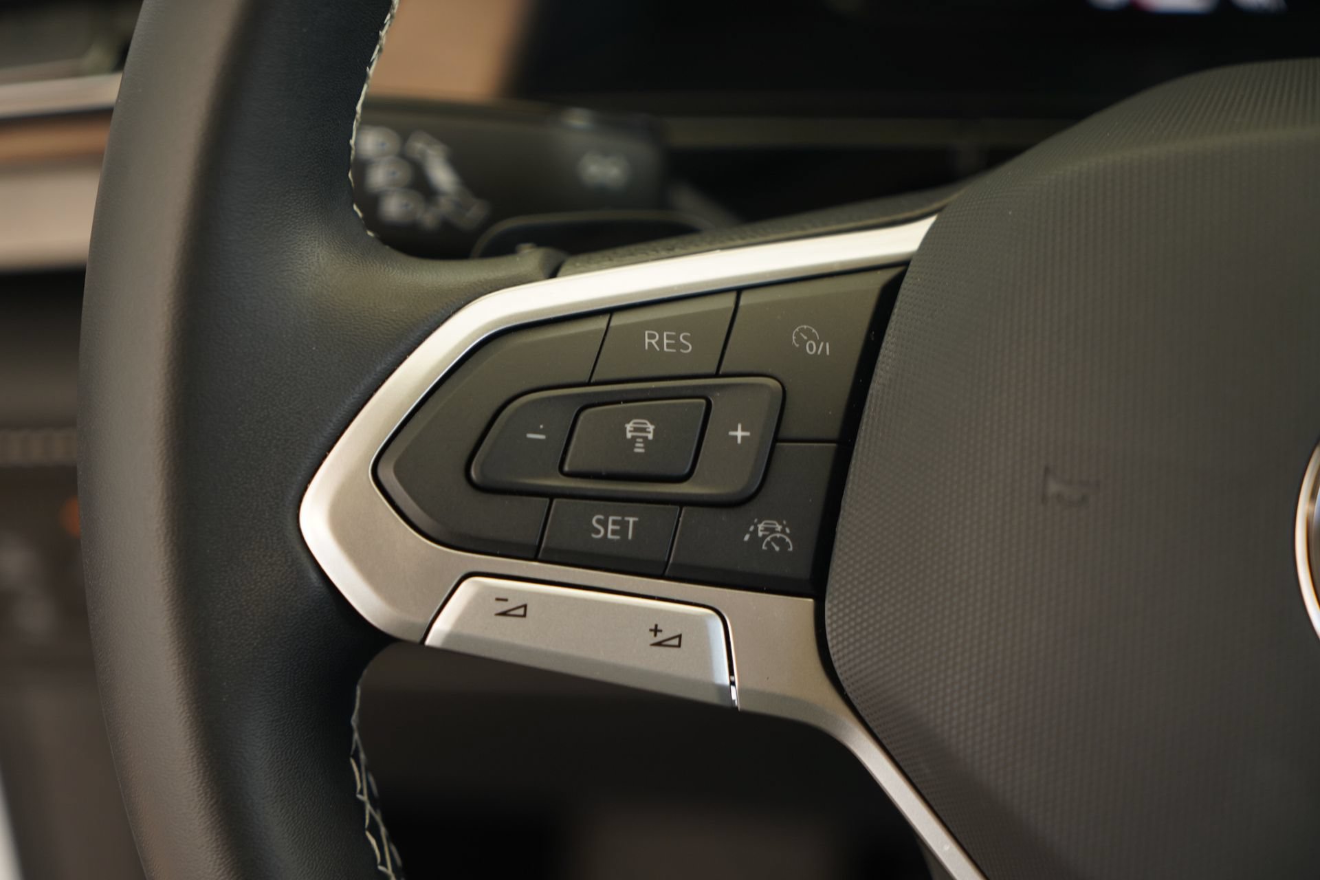 Certified 2026 Volkswagen Atlas SE FWD image 14