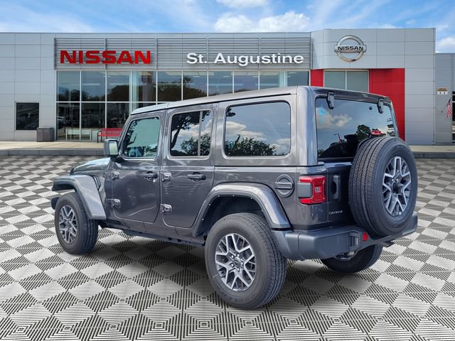 Used 2025 Jeep Wrangler Unlimited Sahara AWD/4WD image 4