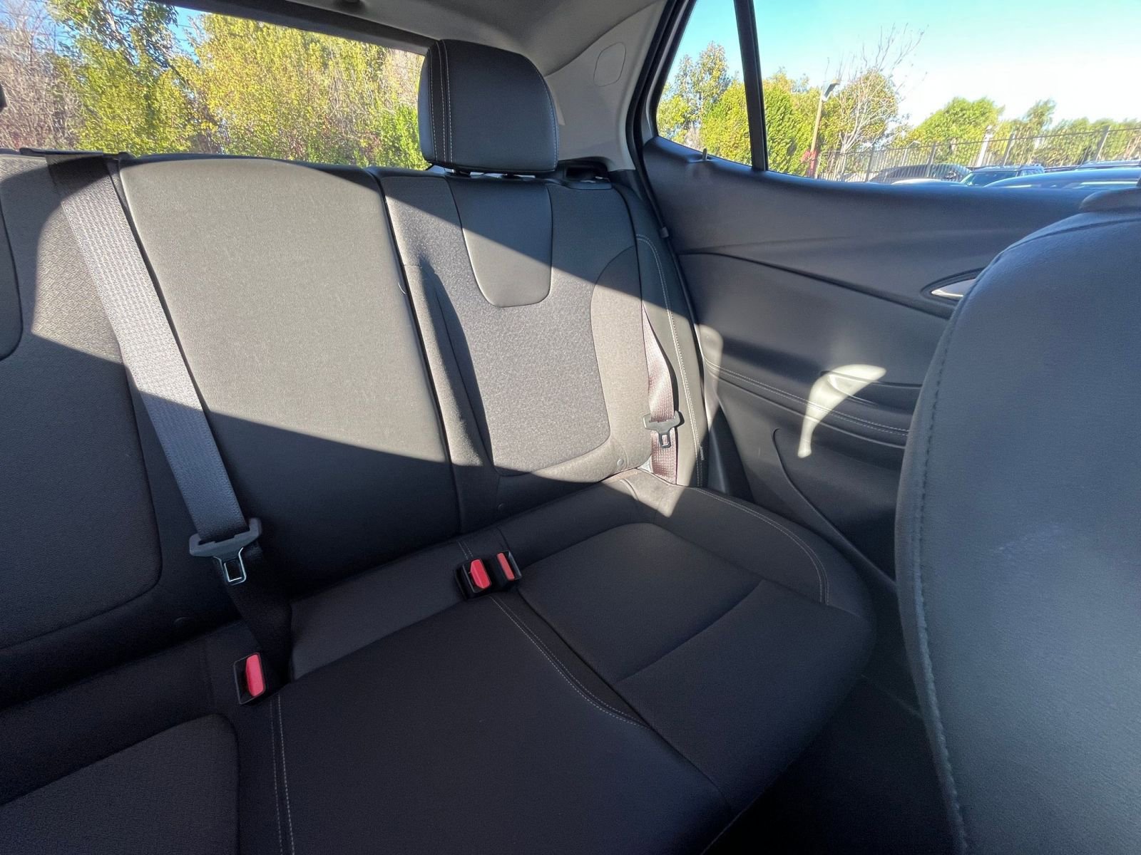 Used 2025 Buick Encore GX Preferred image 36