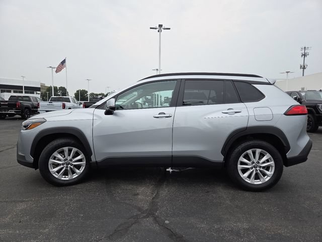 Used 2022 Toyota Corolla Cross LE AWD/4WD image 12