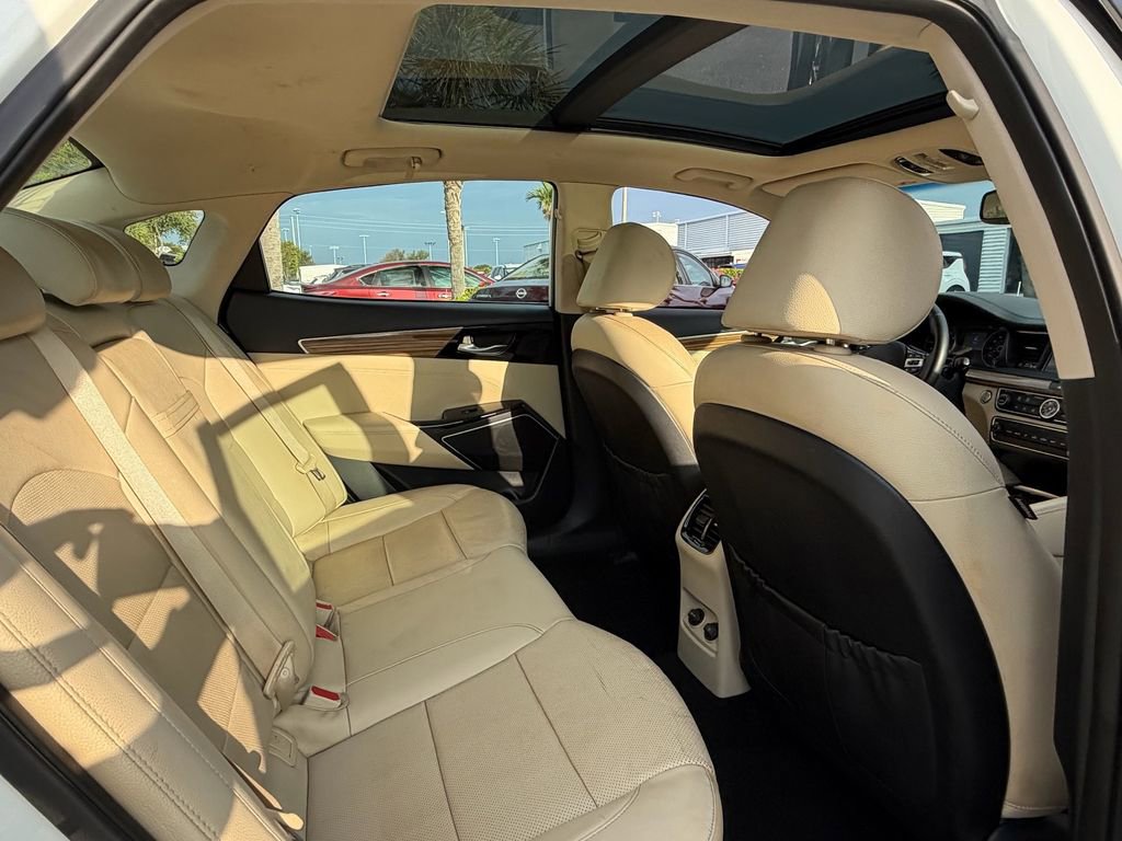 Used 2019 Kia Cadenza Technology FWD image 17