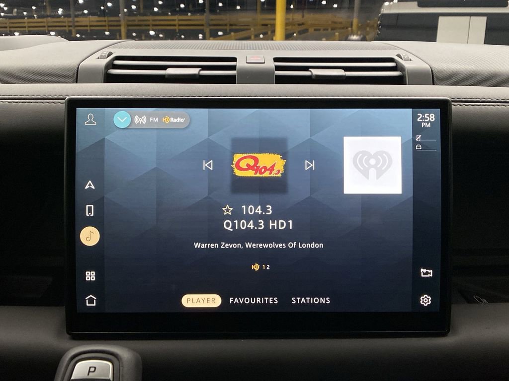 Certified 2023 Land Rover Defender 90 X-Dynamic SE image 12