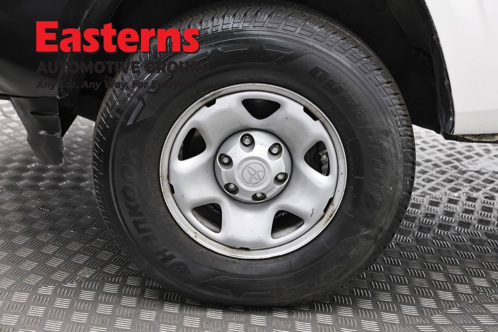 Used 2019 Toyota Tacoma SR image 30