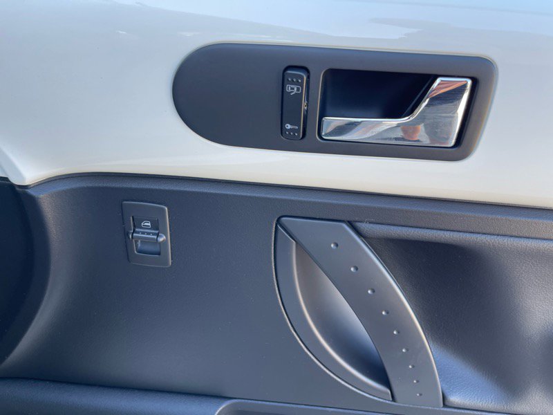 Used 2008 Volkswagen Beetle S image 34