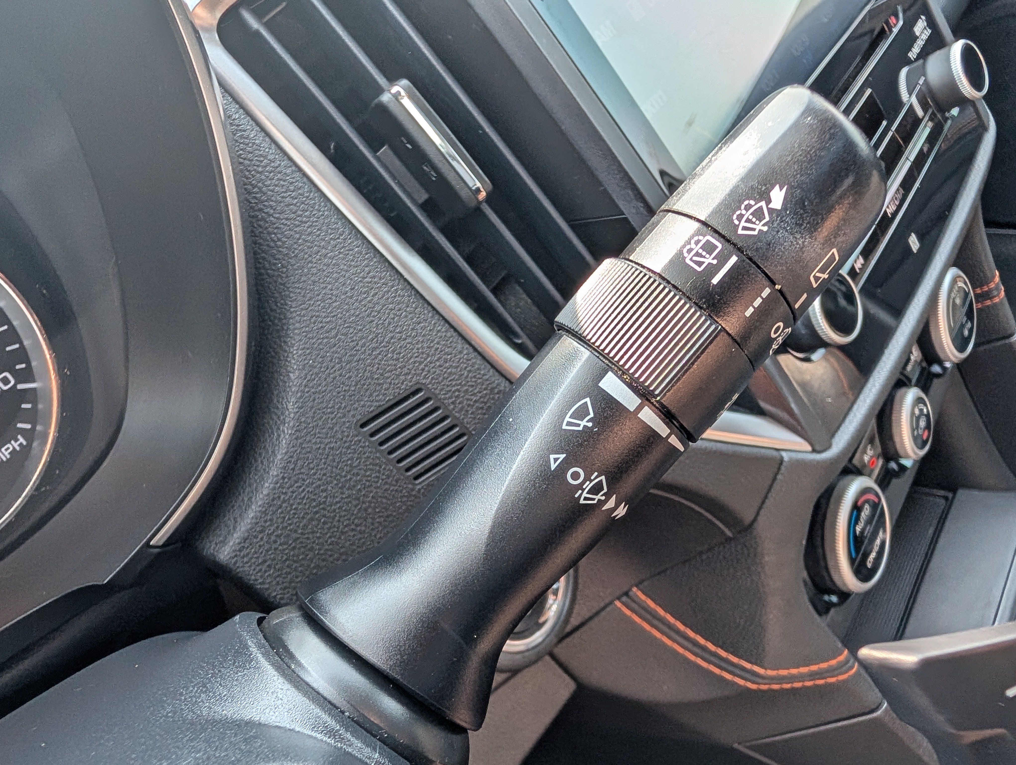Used 2020 Subaru Crosstrek 2.0i Limited w/ Moonroof Package w/Navigation AWD/4WD image 30
