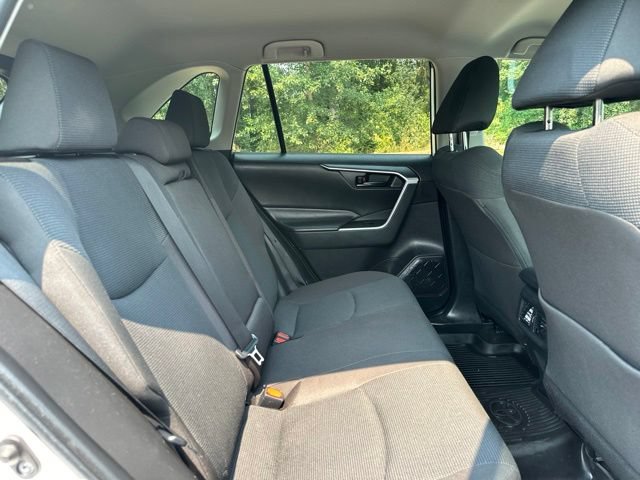 Used 2023 Toyota RAV4 LE AWD/4WD image 25
