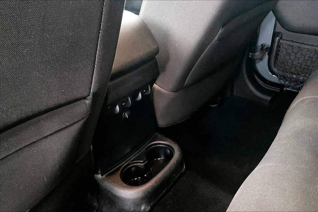 Used 2015 Jeep Wrangler Unlimited Sahara w/ Connectivity Group image 10