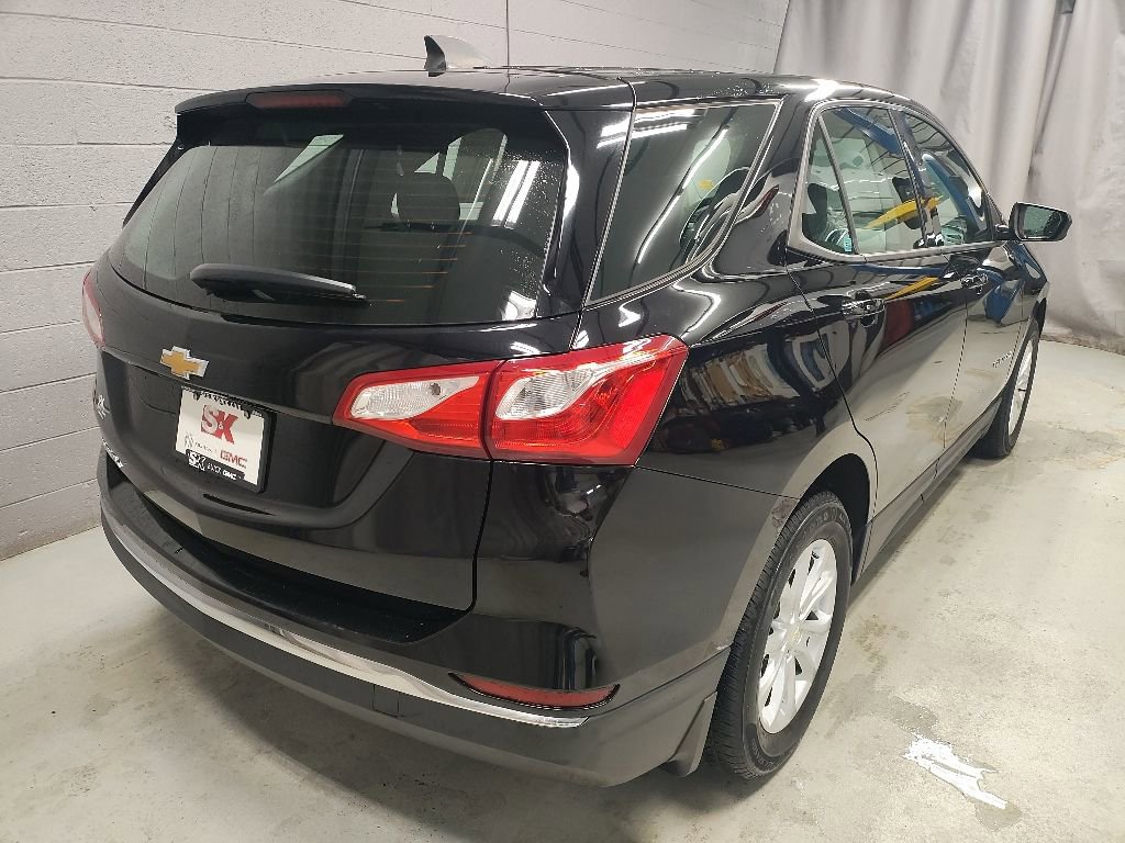 Used 2018 Chevrolet Equinox LS FWD image 2