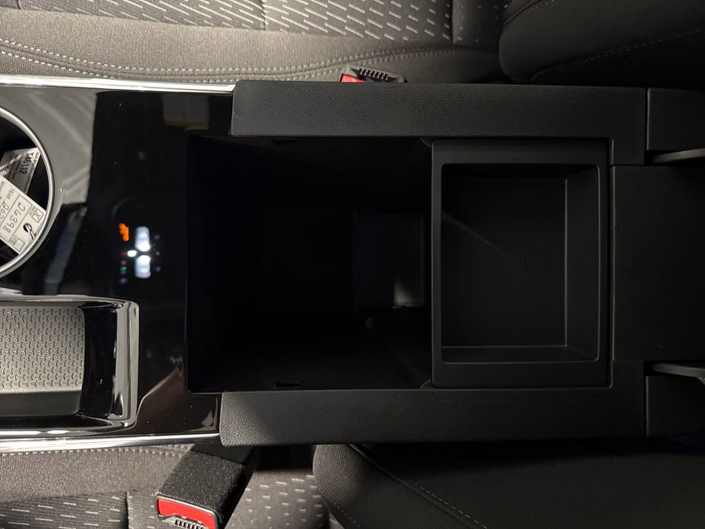 New 2026 Chevrolet Equinox LT w/ Safety and Technology Package FWD image 24
