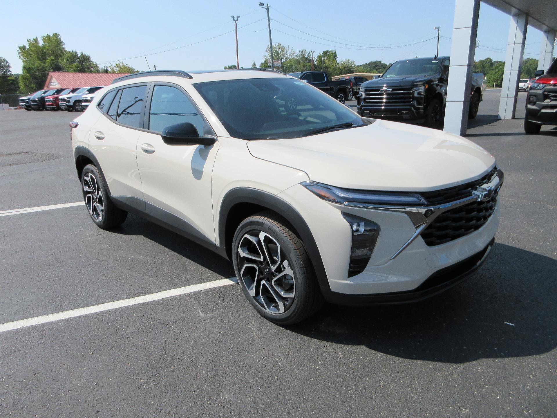New 2026 Chevrolet Trax RS w/ Sunroof Package FWD image 9