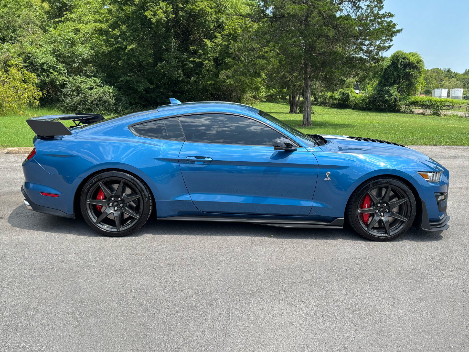 Used 2020 Ford Mustang Shelby GT500 w/ Carbon Fiber Track Pack RWD image 8