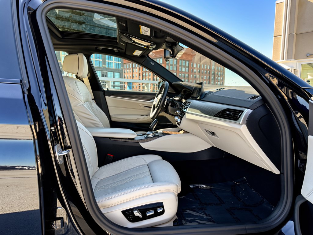 Used 2020 BMW M550i xDrive w/ Executive Package AWD/4WD image 30