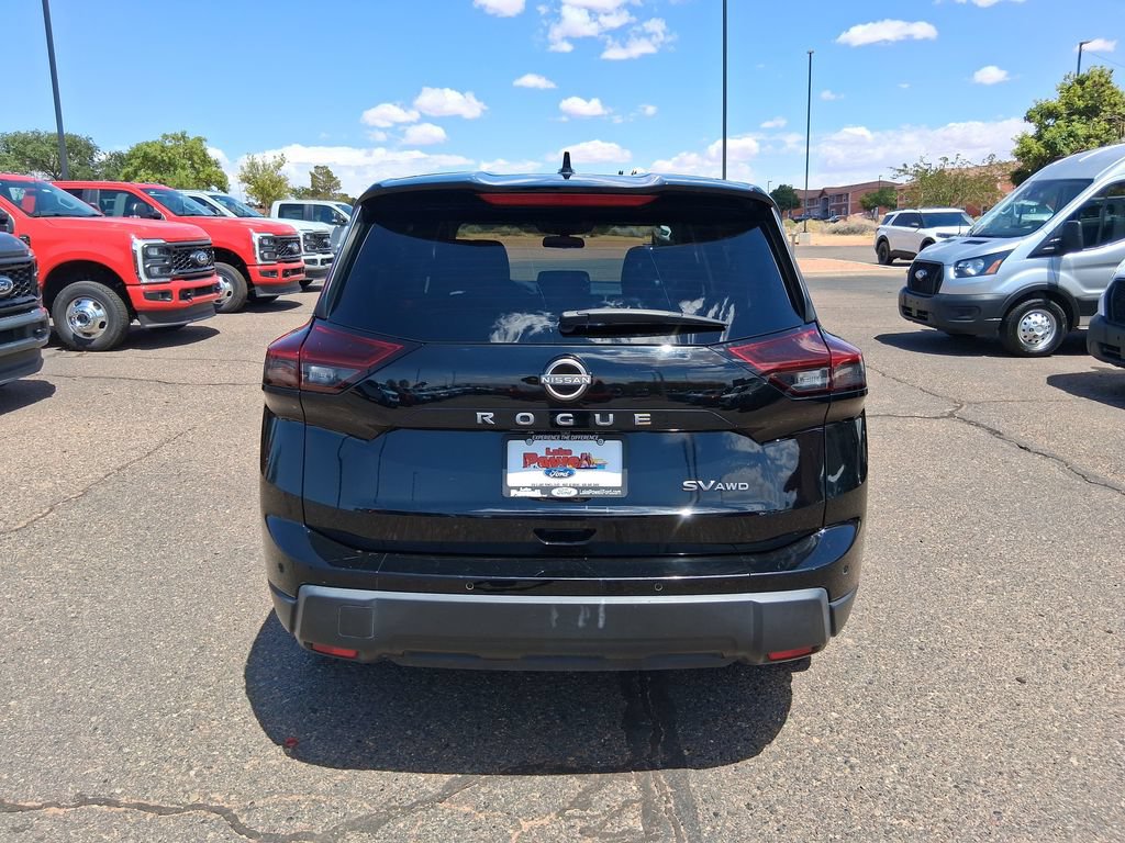 Used 2024 Nissan Rogue SV AWD/4WD image 4