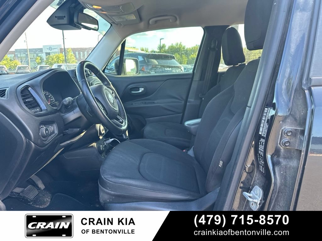 Used 2016 Jeep Renegade Latitude AWD/4WD image 11