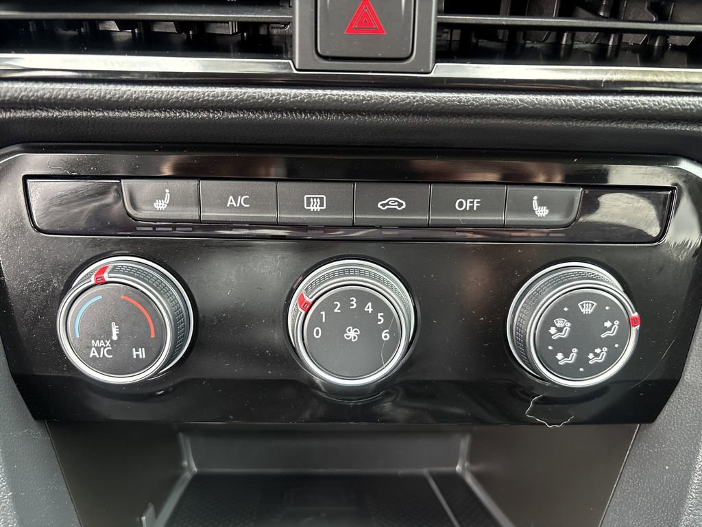 Used 2023 Volkswagen Taos SE image 21