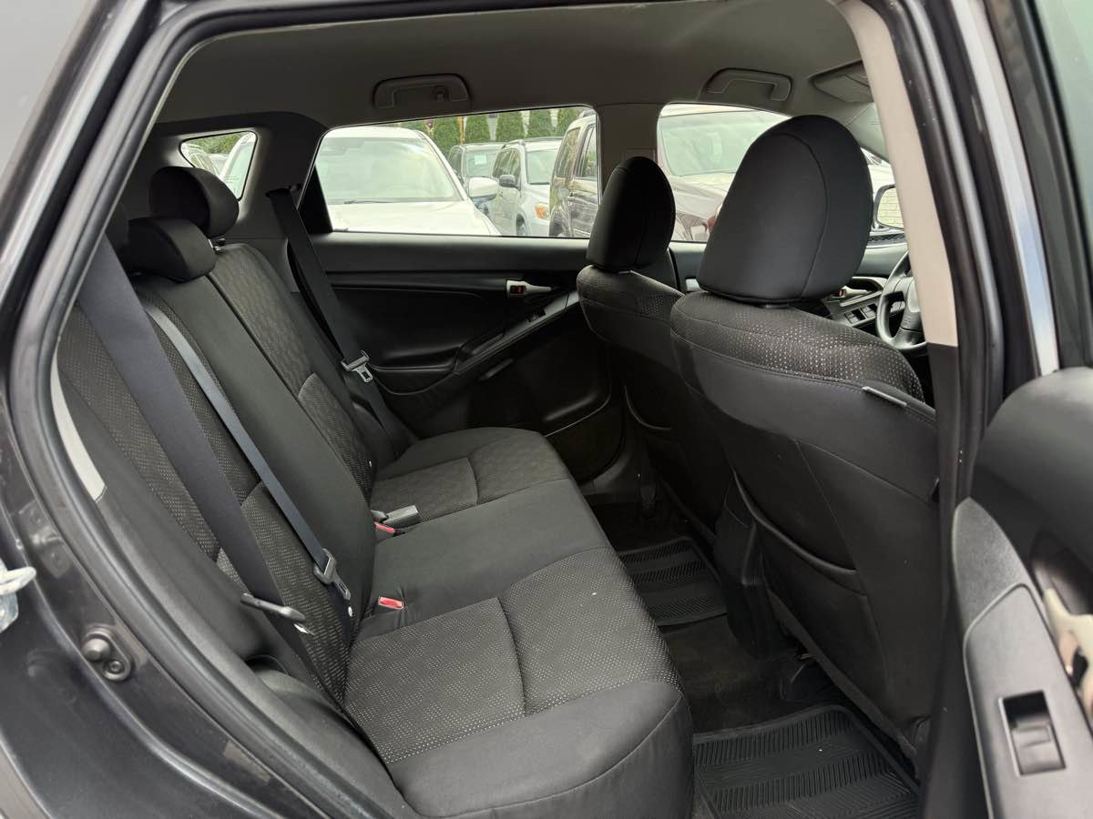 Used 2009 Pontiac Vibe w/ Preferred Package image 12