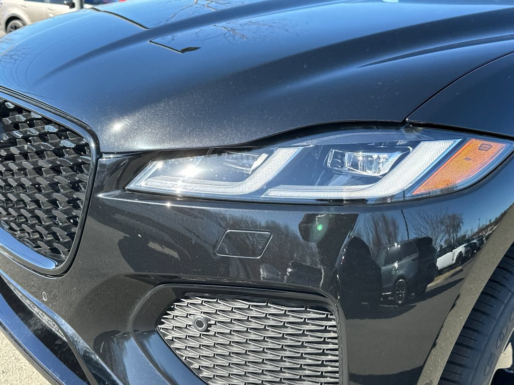 Used 2026 Jaguar F-PACE R-Dynamic S AWD/4WD image 7