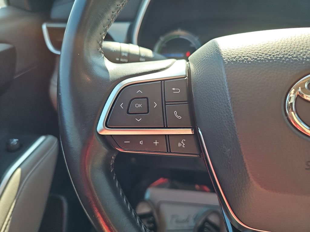 Used 2020 Toyota Highlander XLE image 22
