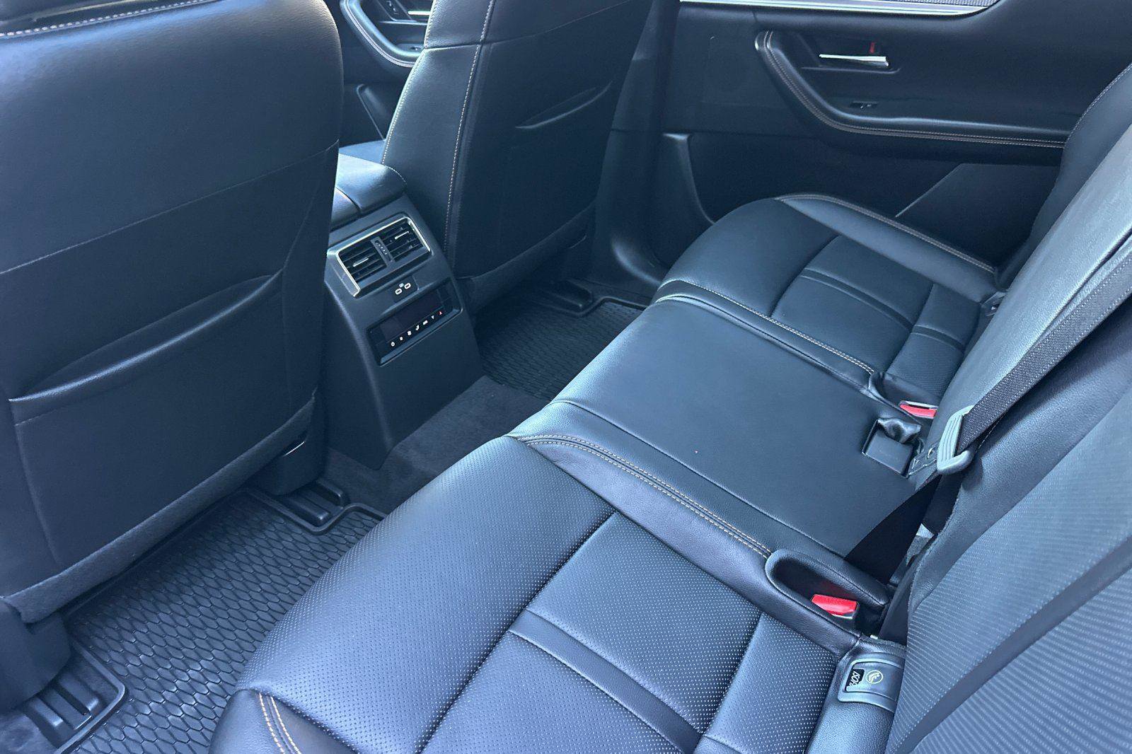 Certified 2025 MAZDA CX-70 Plug-In Hybrid w/ Premium Pkg image 14