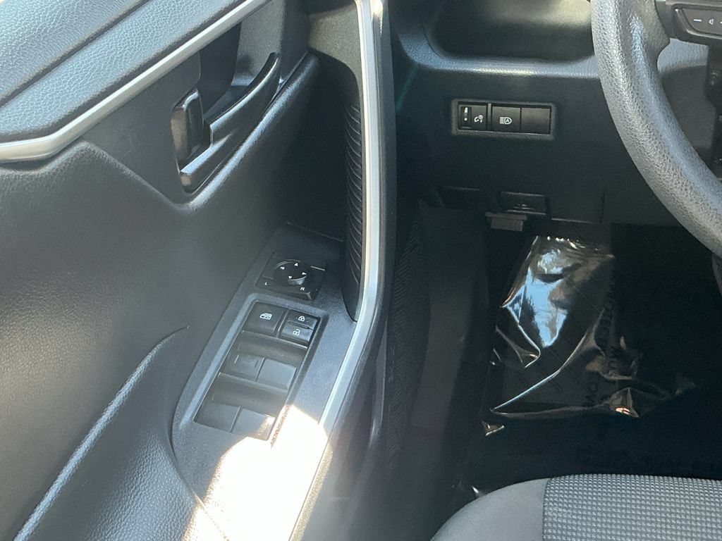 Certified 2023 Toyota RAV4 LE FWD image 20