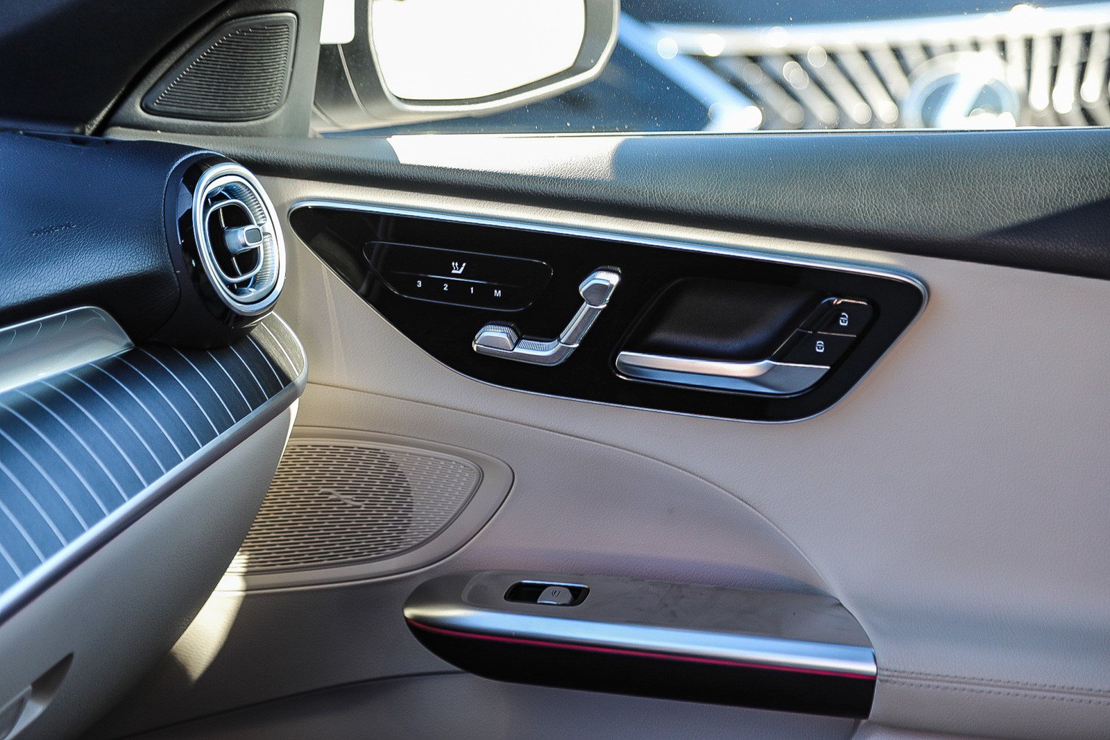 Used 2023 Mercedes-Benz C 300 Sedan image 21