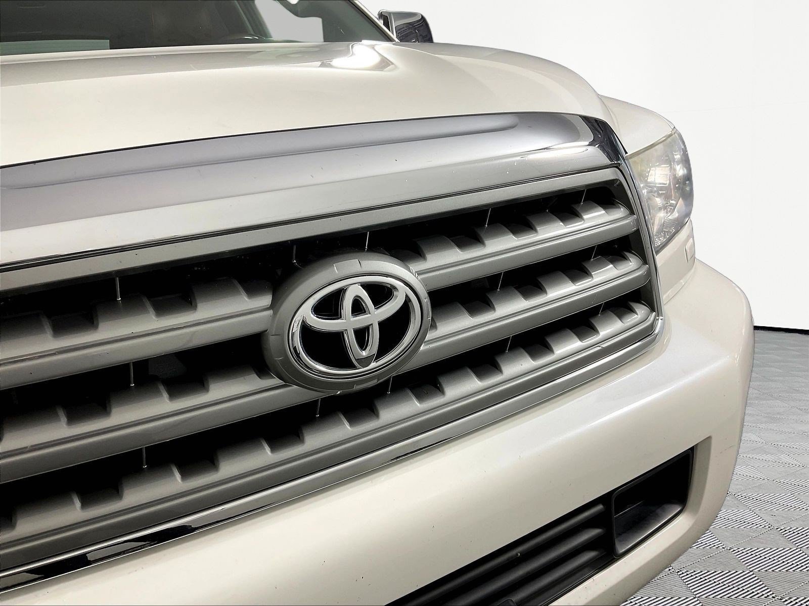 Used 2017 Toyota Sequoia Platinum RWD image 34