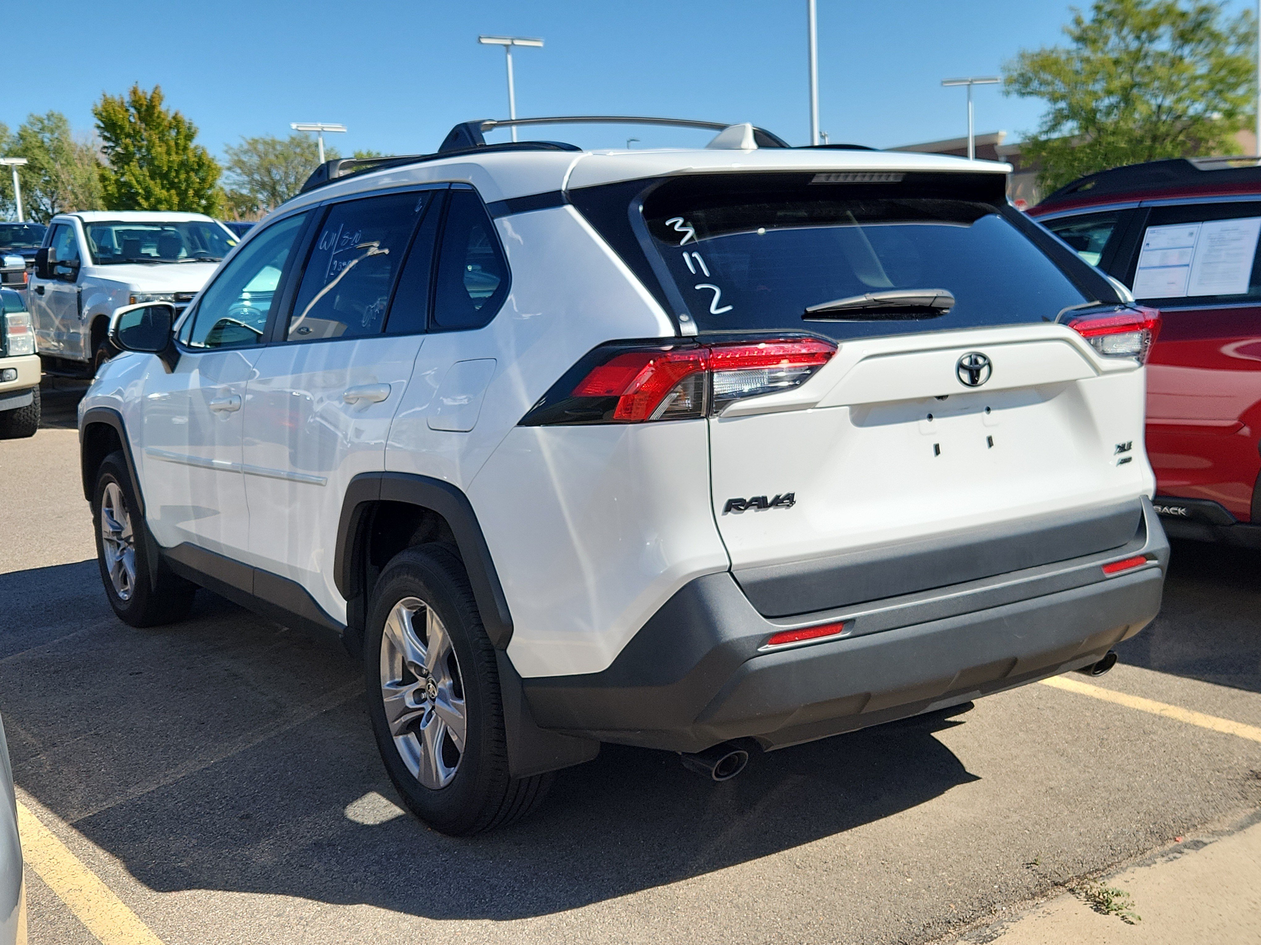 Used 2025 Toyota RAV4 XLE w/ Convenience Package AWD/4WD image 6