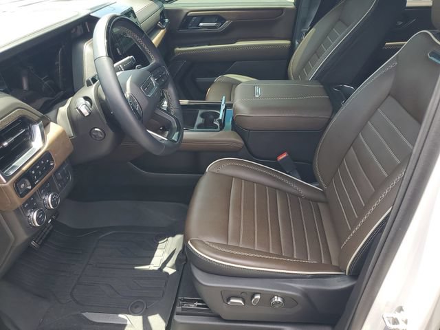 Used 2025 GMC Yukon XL Denali Ultimate AWD/4WD image 5
