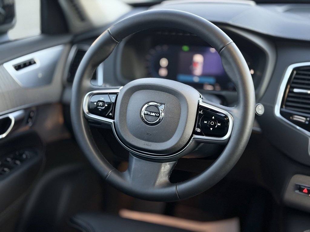 Used 2025 Volvo XC90 T8 Ultra w/ Lounge Package image 12