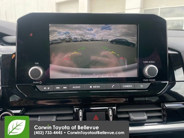 Used 2024 Nissan Pathfinder SV image 19