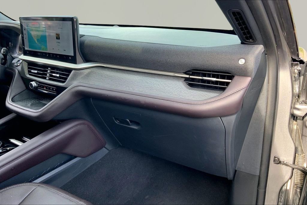 Used 2025 Ford Explorer Platinum w/ LUX Leather Package image 19