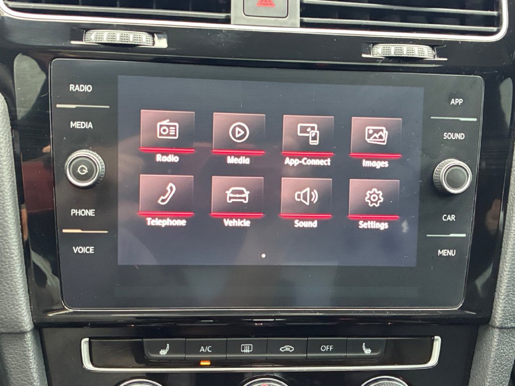 Used 2020 Volkswagen GTI SE FWD image 8