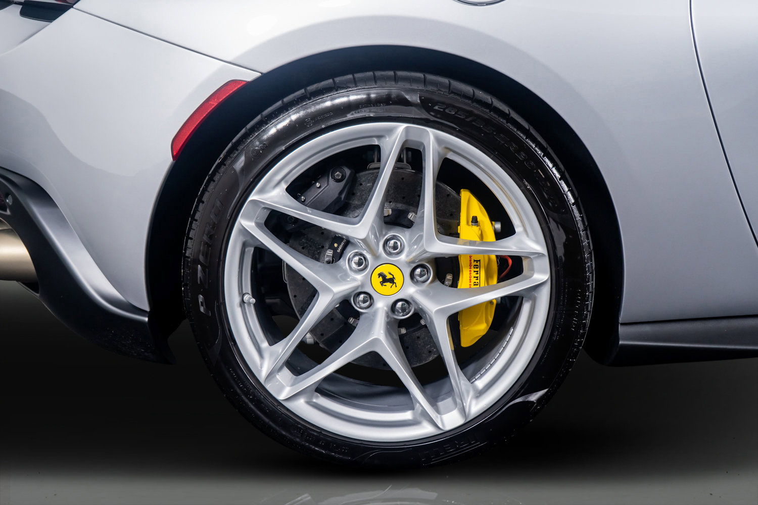 Used 2022 Ferrari Roma image 9