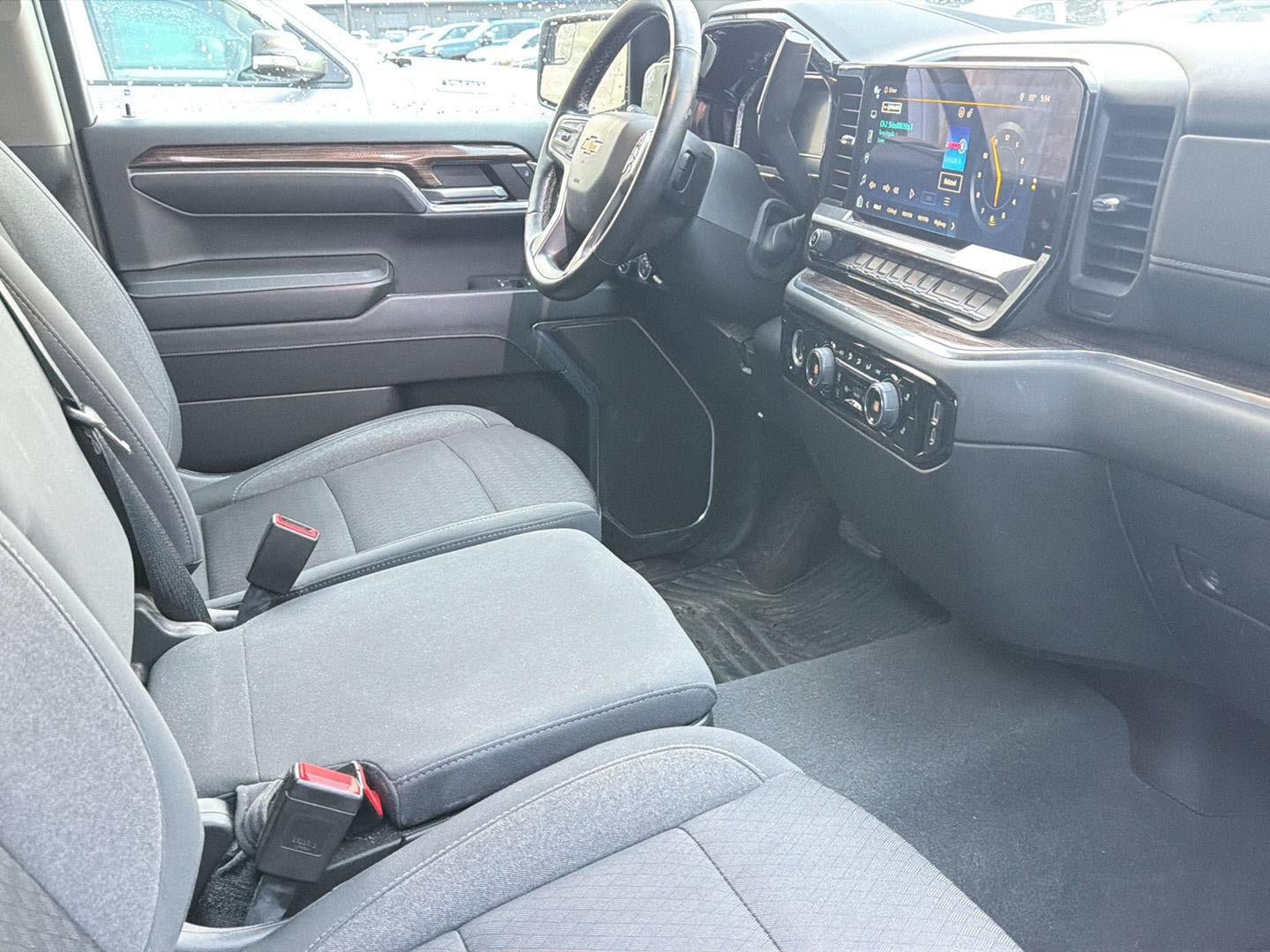 Used 2024 Chevrolet Silverado 1500 LT AWD/4WD image 12