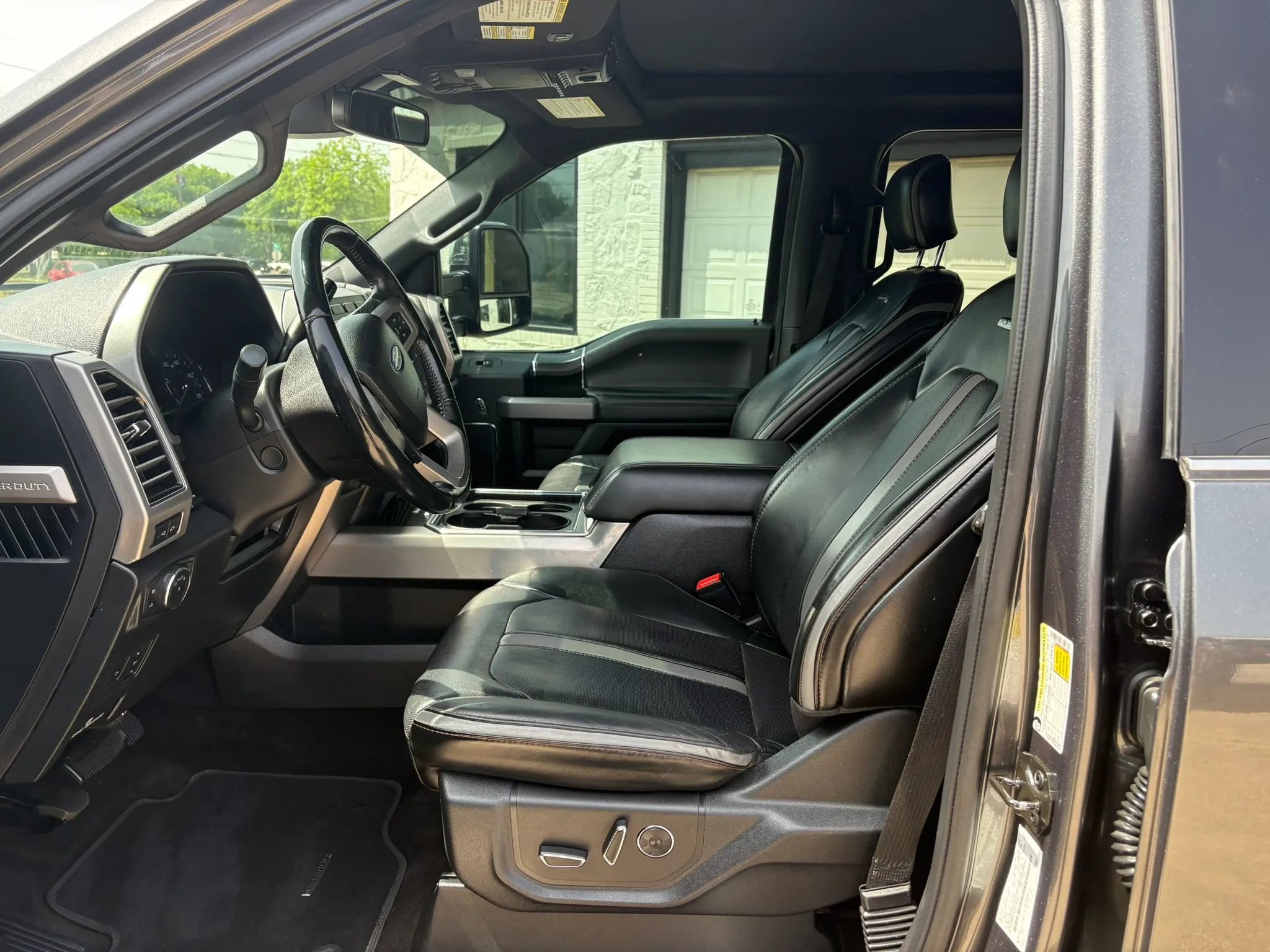 Used 2018 Ford F250 Platinum w/ Platinum Ultimate Package AWD/4WD image 13