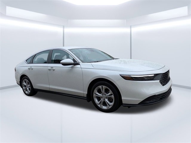 Certified 2025 Honda Accord LX image 2