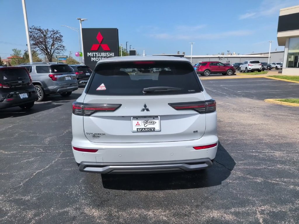 New 2026 Mitsubishi Outlander SE AWD/4WD image 8