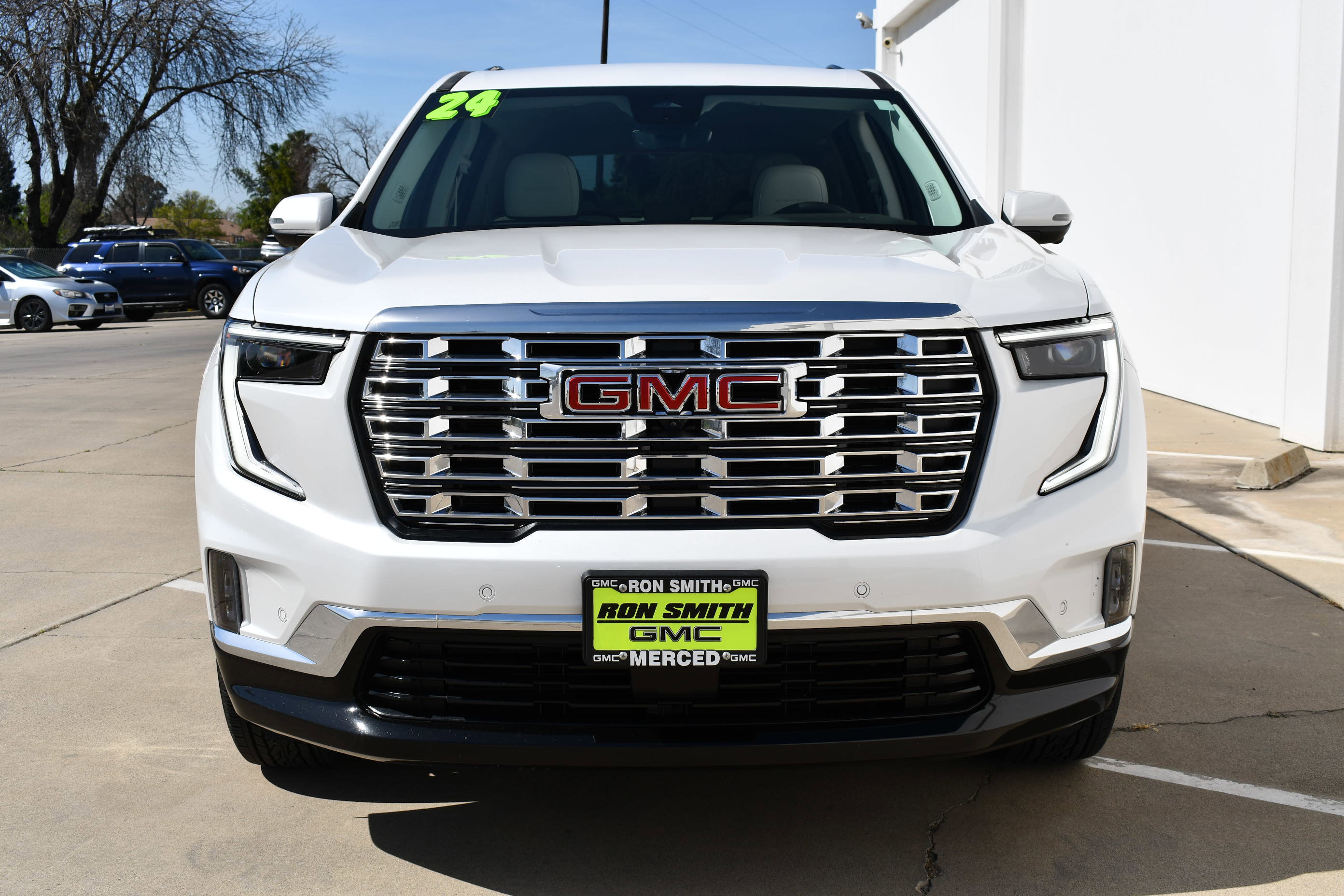 Used 2024 GMC Acadia Denali w/ Super Cruise Package image 3