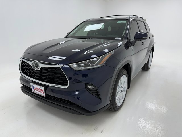 New 2026 Toyota Highlander Limited image 4