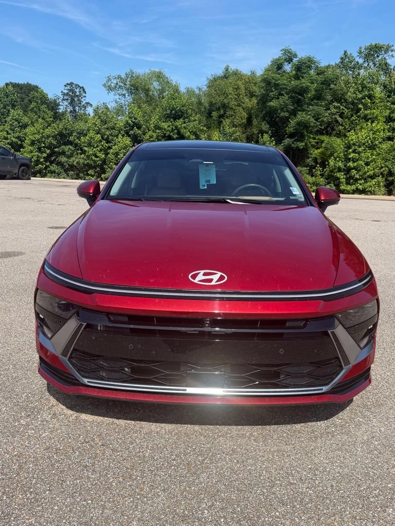 Used 2025 Hyundai Sonata Limited FWD image 2