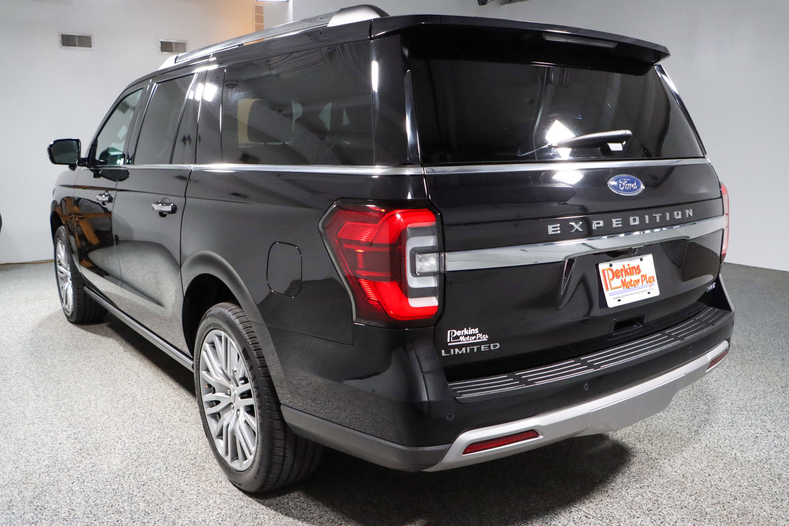 Used 2023 Ford Expedition Max Limited image 9