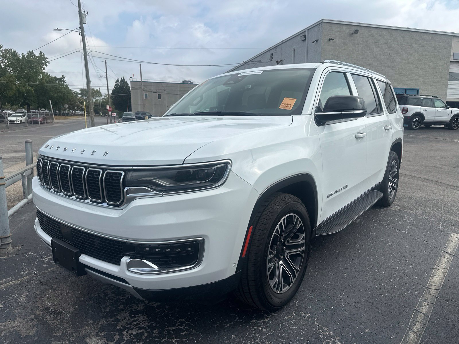 Used 2024 Jeep Wagoneer Series II w/ Flexible Seating Group