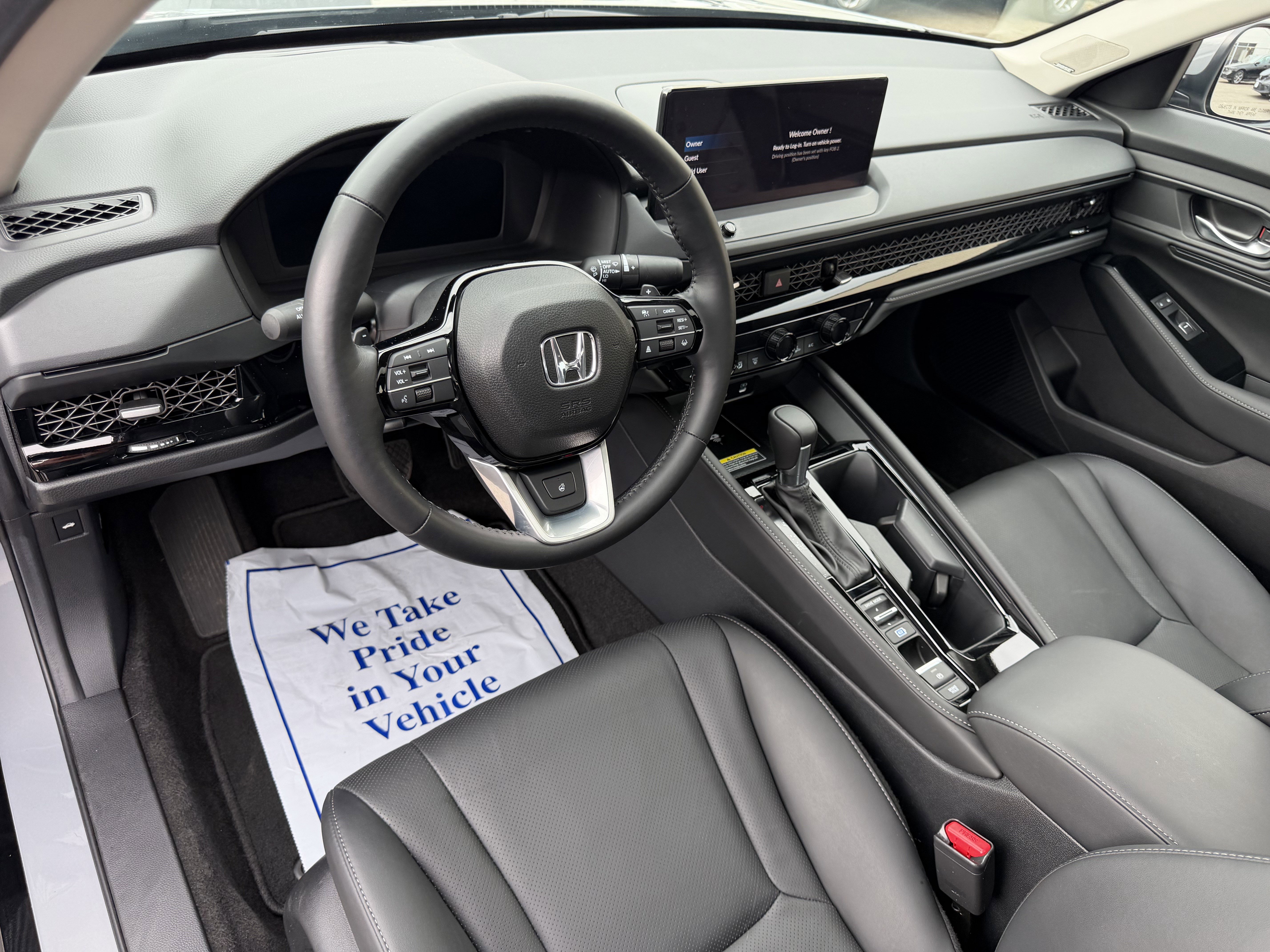 Used 2025 Honda Accord Touring image 11