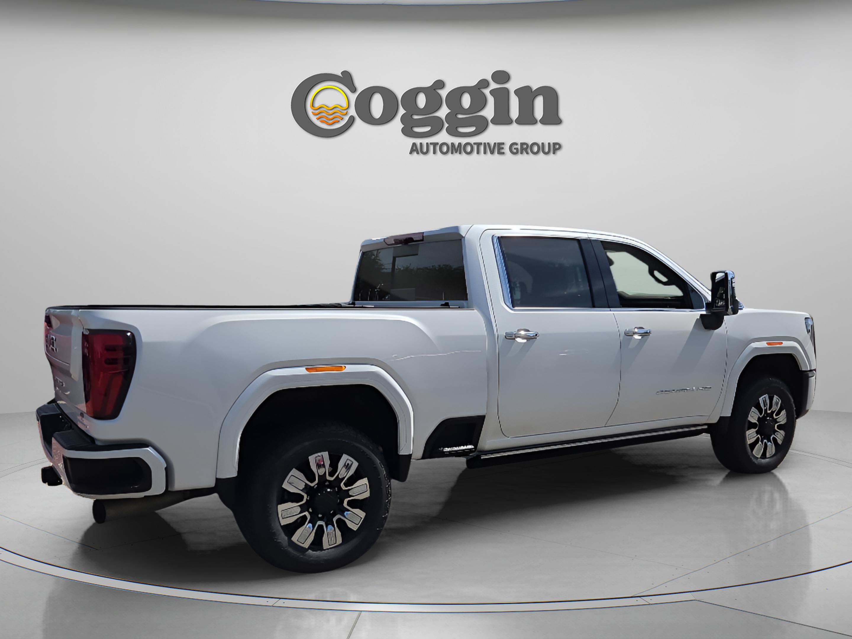 Certified 2024 GMC Sierra 2500 Denali w/ Denali Reserve Package AWD/4WD image 5