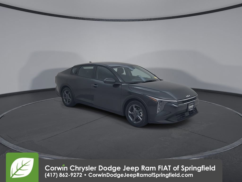 Used 2025 Kia K4 FWD image 3