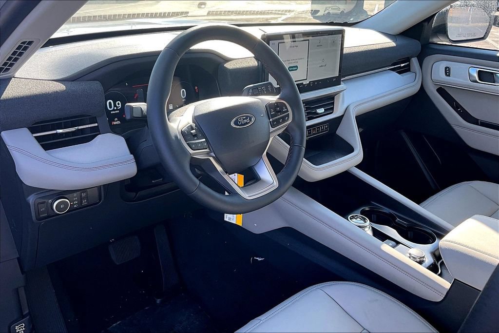 New 2026 Ford Explorer Active w/ Active Comfort Package RWD image 6