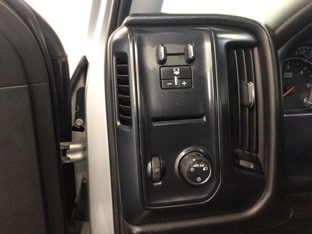 Used 2018 Chevrolet Silverado 2500 W/T RWD image 16